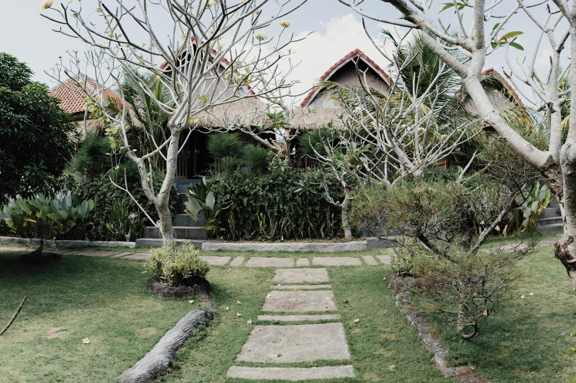 Temeling Jungle Inn Batumadeg Екстериор снимка