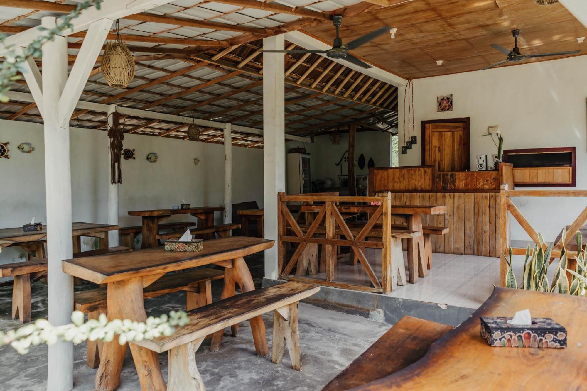Temeling Jungle Inn Batumadeg Екстериор снимка