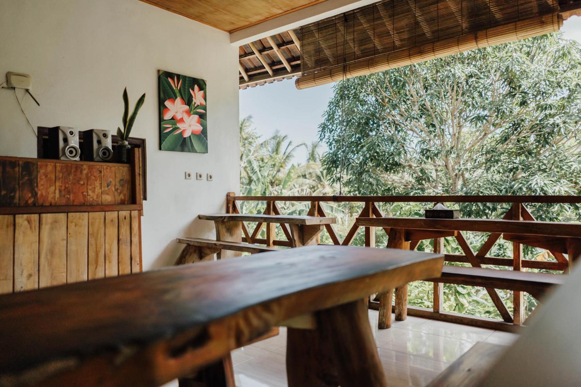 Temeling Jungle Inn Batumadeg Екстериор снимка