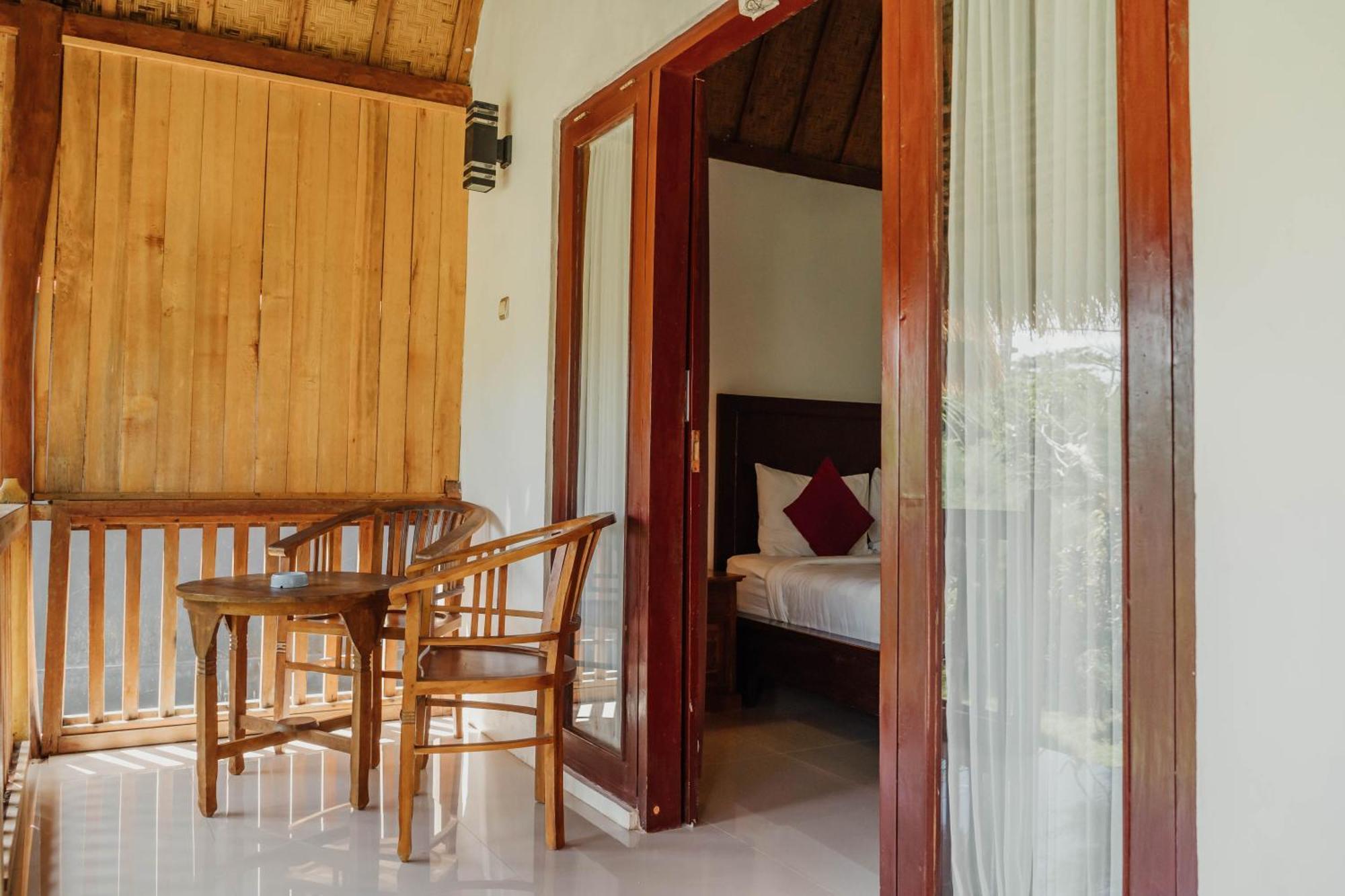 Temeling Jungle Inn Batumadeg Екстериор снимка